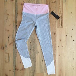 * NEW * MonoB Activewear Leggings